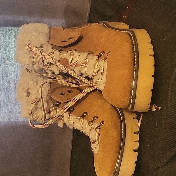 Time and Tru Shoes - Lined boots